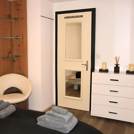 Caya Bijou Im Herzen Von